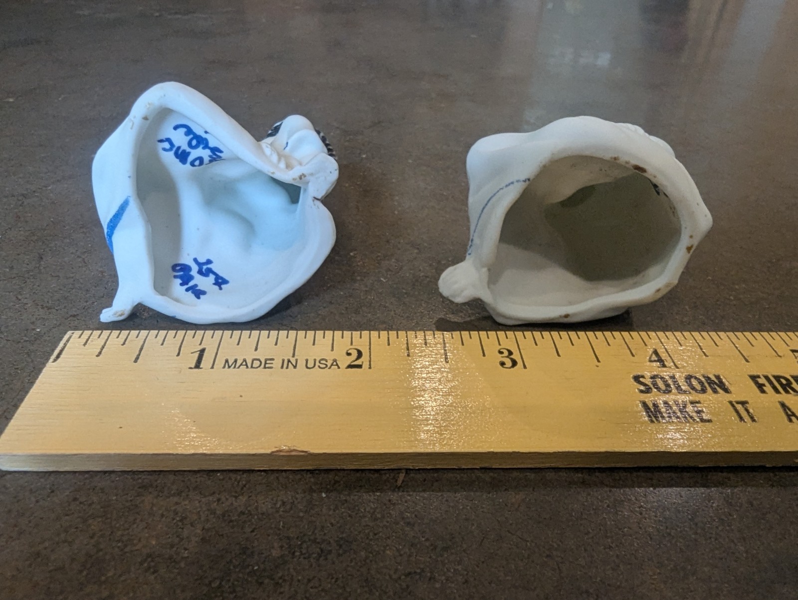 Vintage 2″ Sitting Friends Sisters Porcelain Unmarked similar to Piano Babies