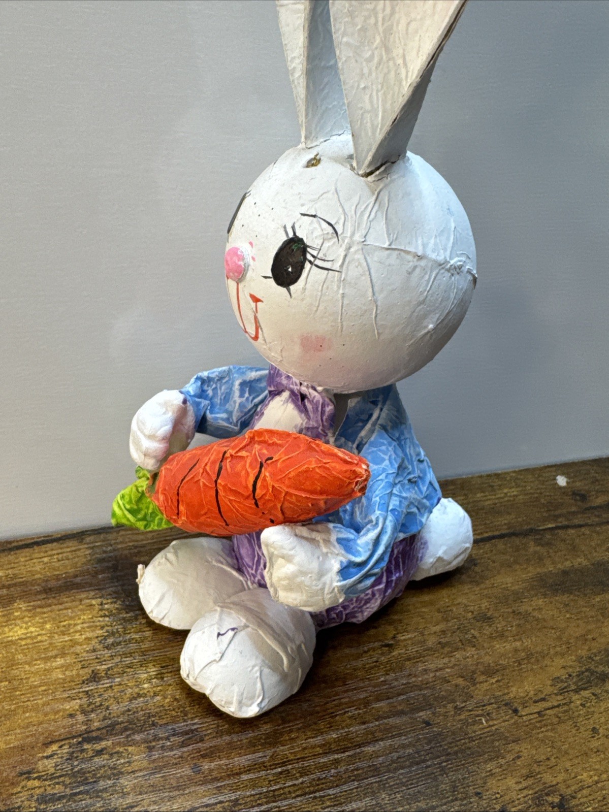 RARE VTG 4.5″ Hand Painted Paper Papier Mache Rabbit Bunny Holding Carrot Figure