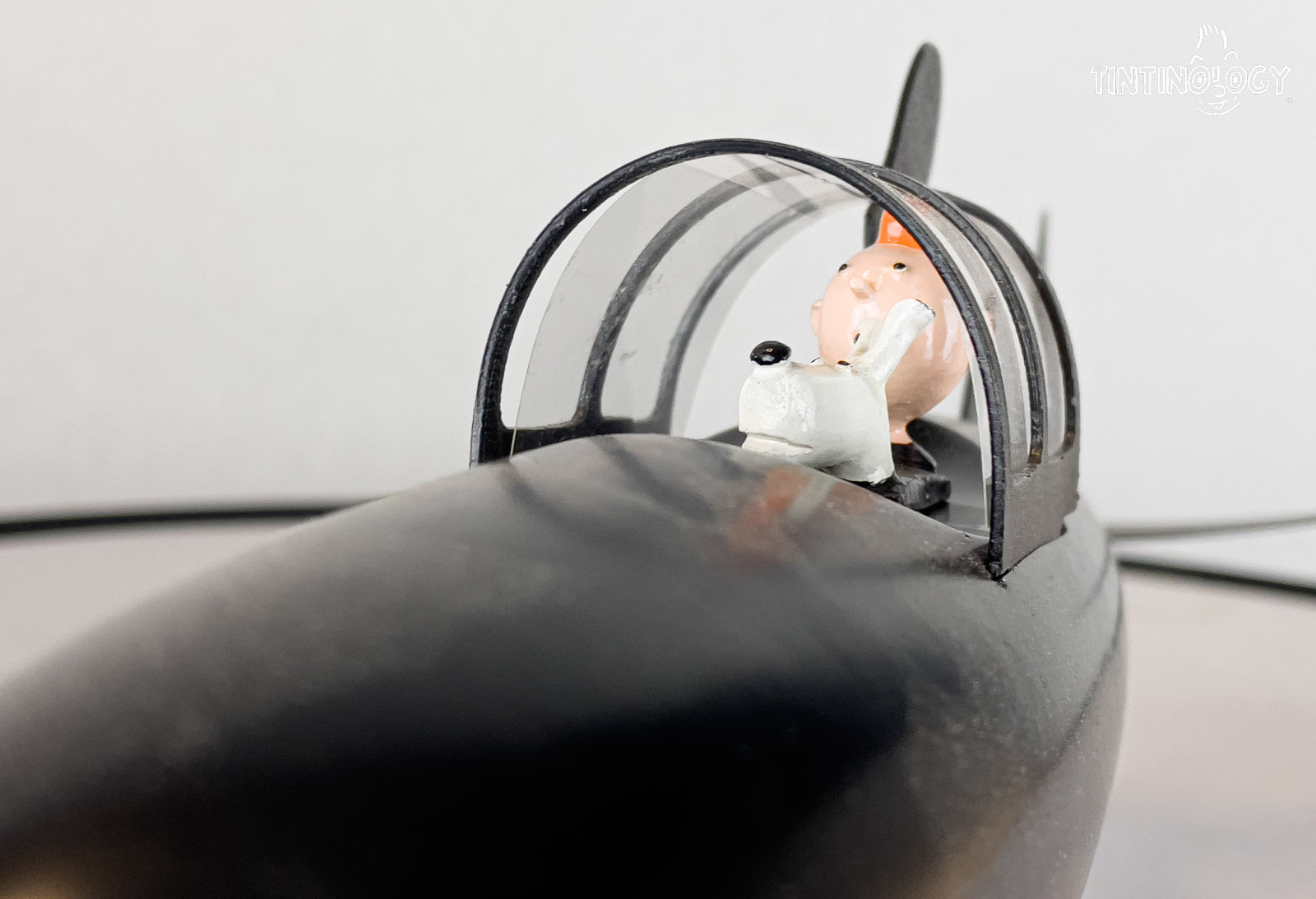 Statuette Aroutcheff Tintin: Shark Submarine V2 1986 32cm Tintin Wood Model