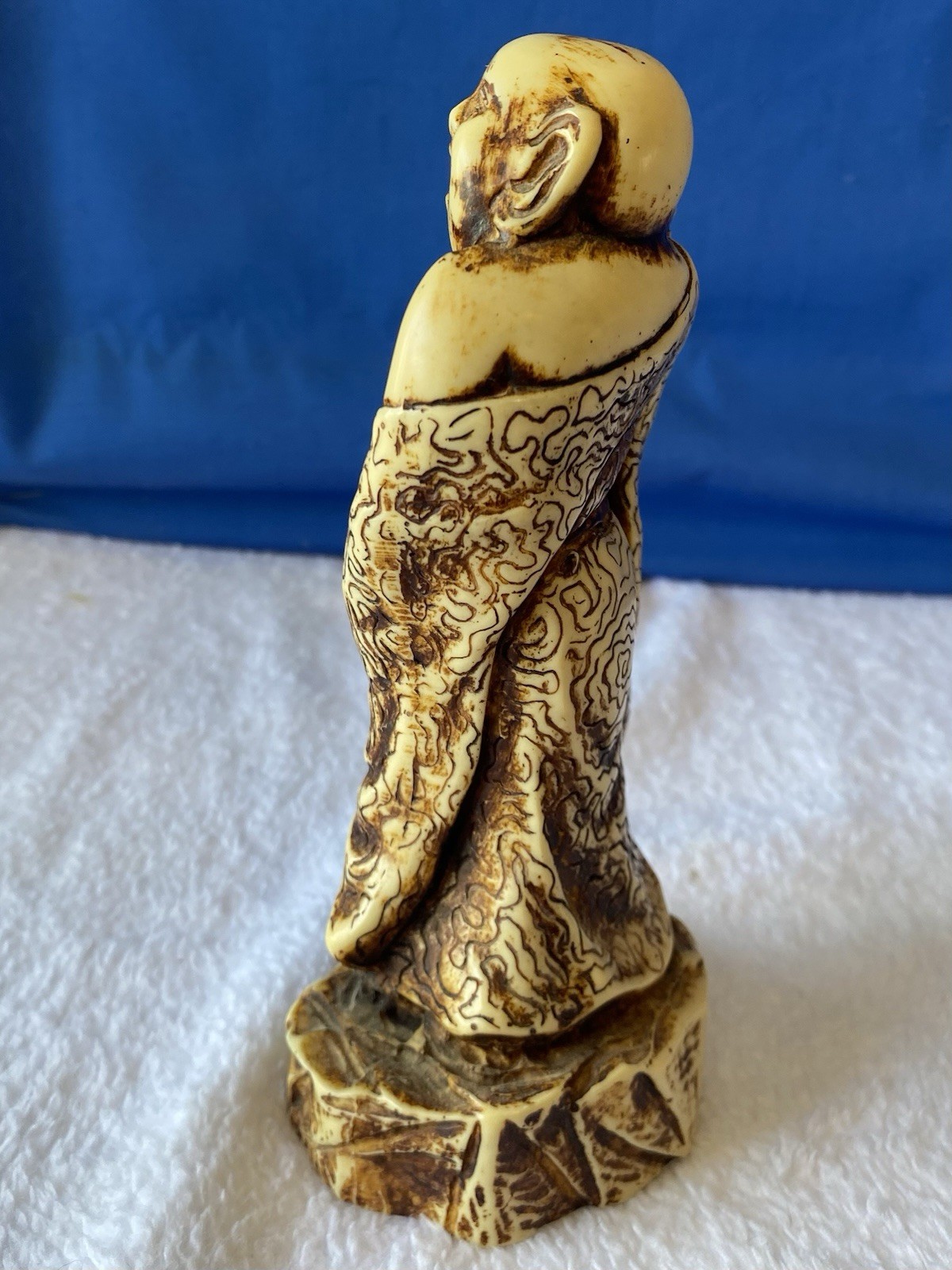 Carved Laughing Buddha Figurine Resin Antique Finish Beige Brown 6.5″
