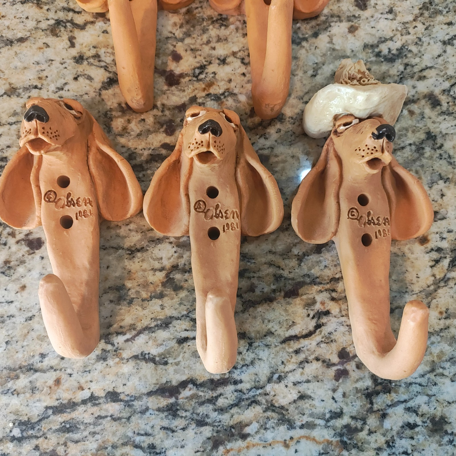 Set of 5 Bloodhound Dogs Olsen Curious Creations Figural Wall Hooks Vintage 1982