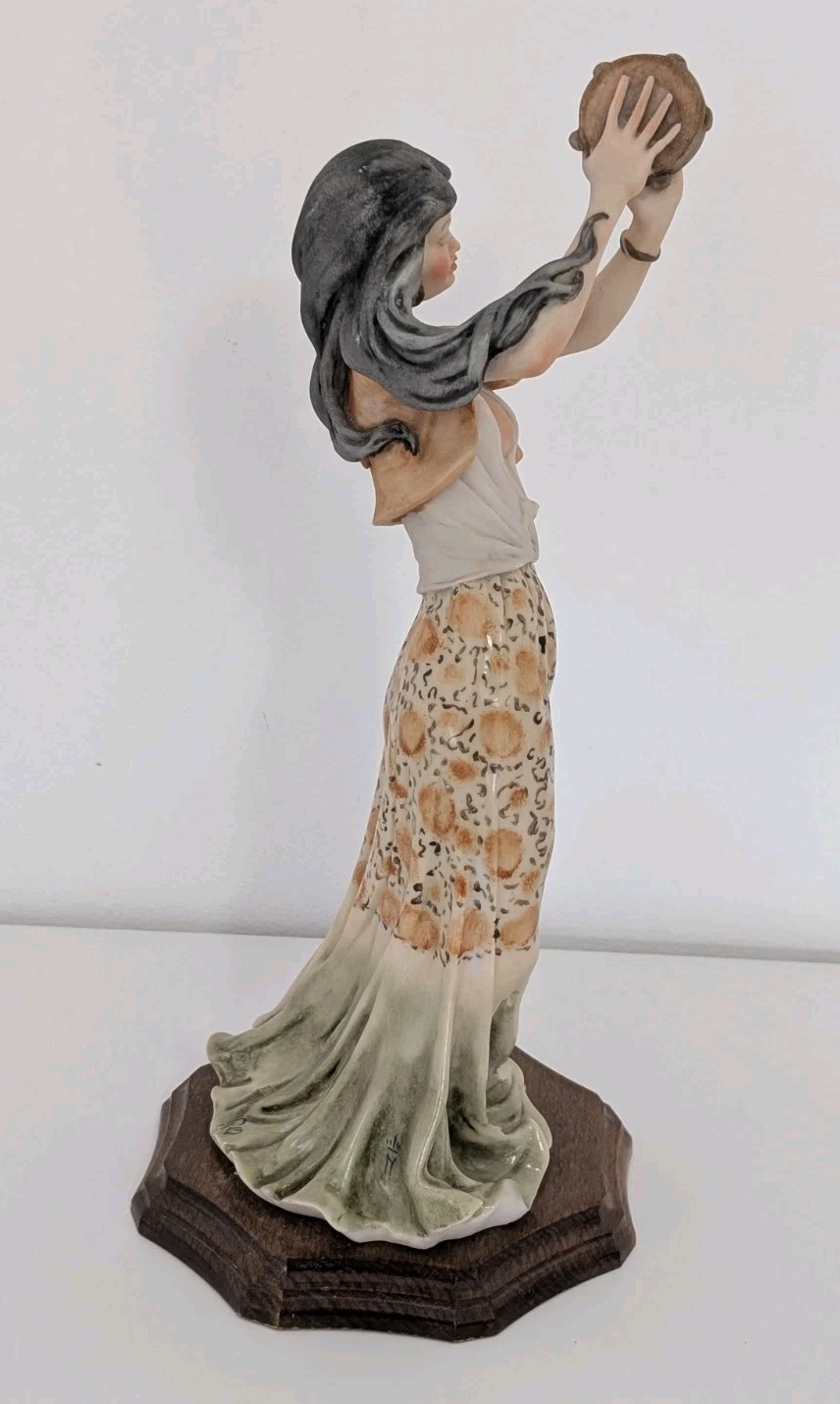 Giuseppe Armani Figurine Gypsy Dancer Statue Capodimonte Made in Italy