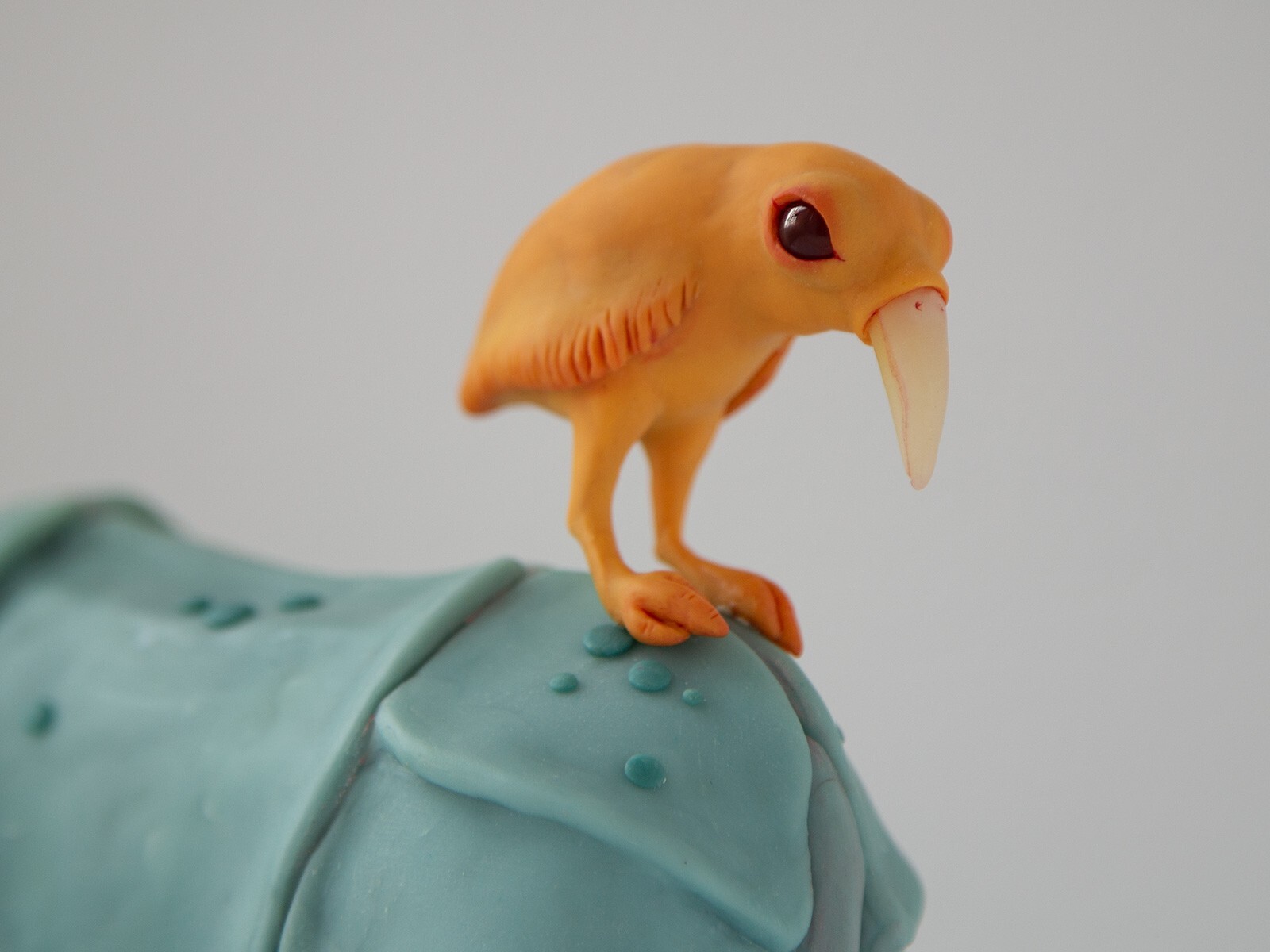 Perfect marriage – weird sculpture gift for couple, rhino and bird family statue