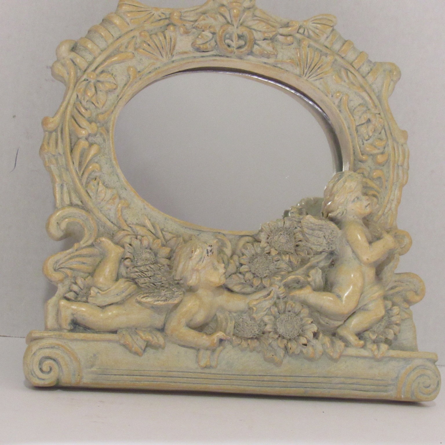 Vintage Wang’s International Renaissance 3D Cherub Tabletop Oval Mirror, L 8″