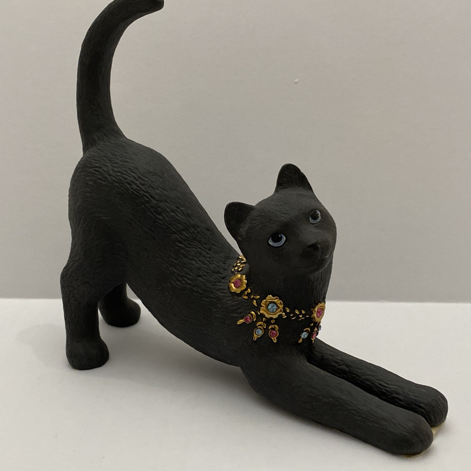Lenox Figurine Night Whispurr Black Cat with Jeweled Collar, 5.5″x5″