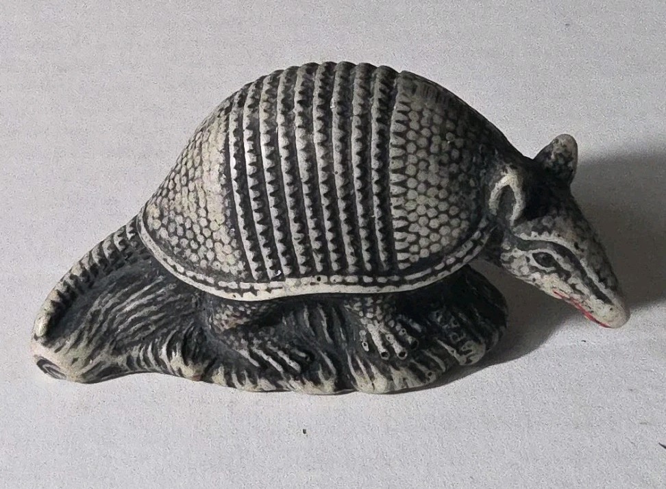 Vintage ARMADILLO Figurine Japan 3.25″ x 1.75″ x 1.5″