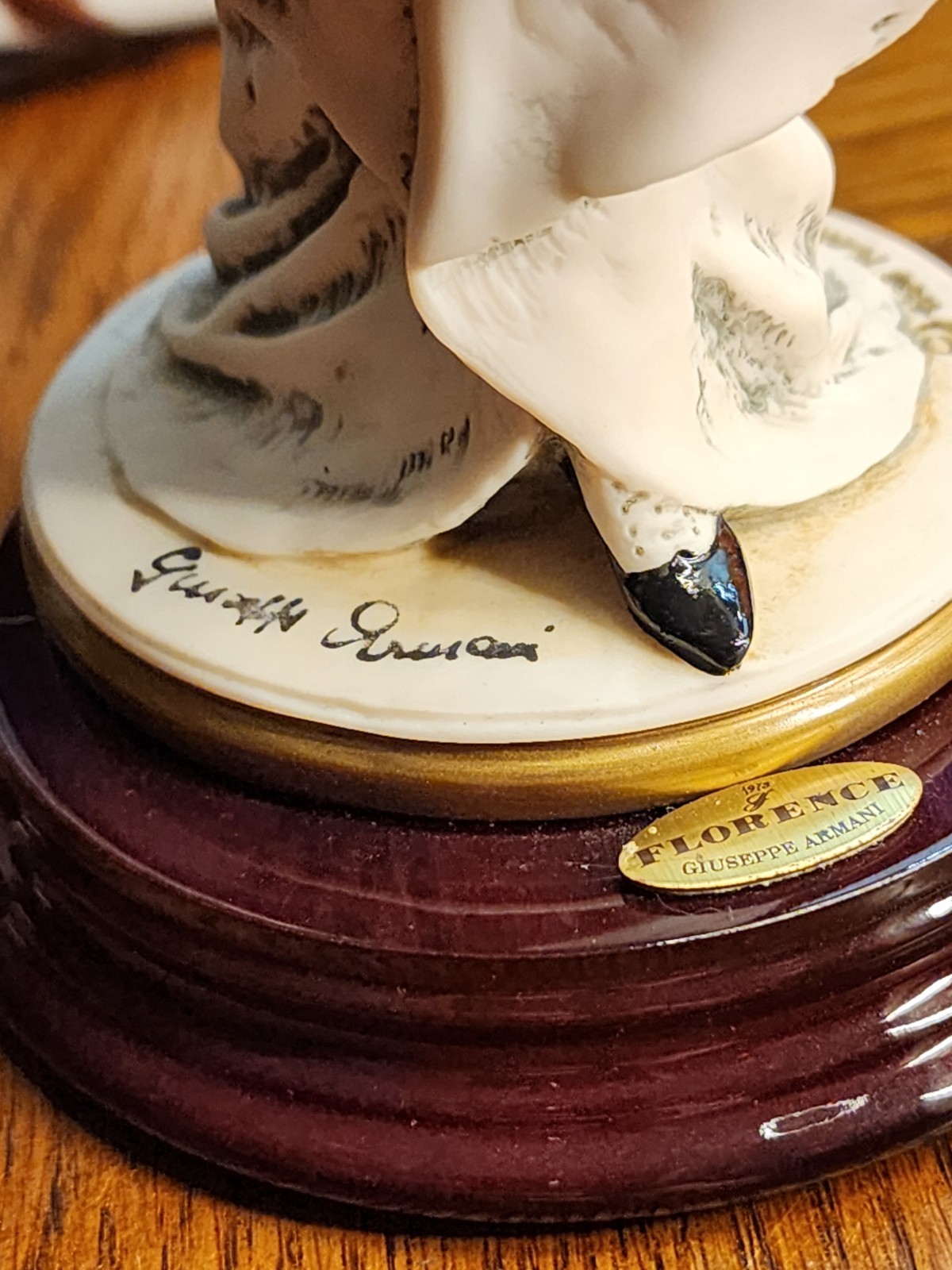 Giuseppe Armani Figurine Capodimonte Alice Statue Florence Porcelain Décor 0718C