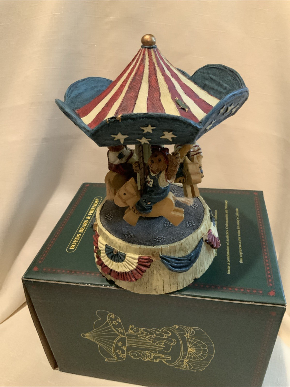 Boyd’s Bears MUSICAL ,ROTATE, RED,WHITE &,BLUE USA 250Th – 227810