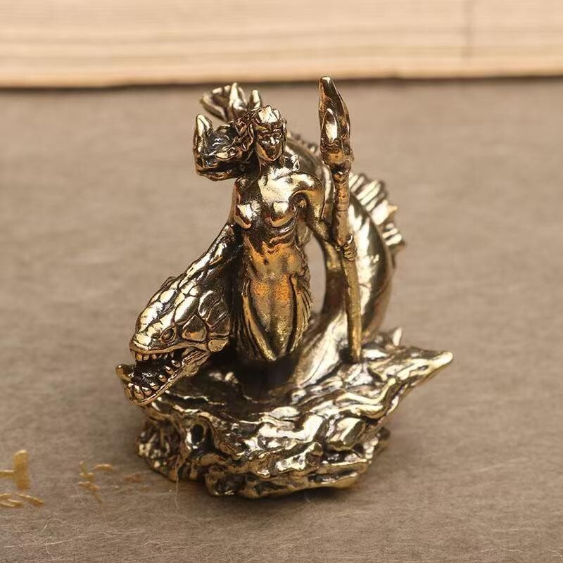 Brass solid small ornament Medusa battle dragon fish tea pet ornament