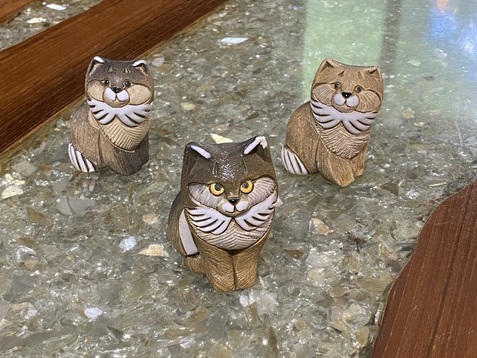 Artesania Rinconada “Brown Cats”, #84, #84a, Shades Of Beige, Brown, White