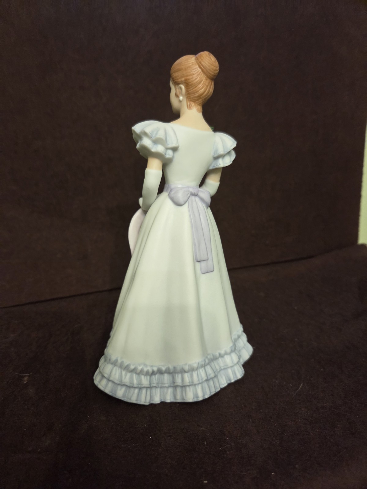 Vintage Home Interiors & Gifts Porcelain Figurine “Elizabeth” #14061-99 c 1999