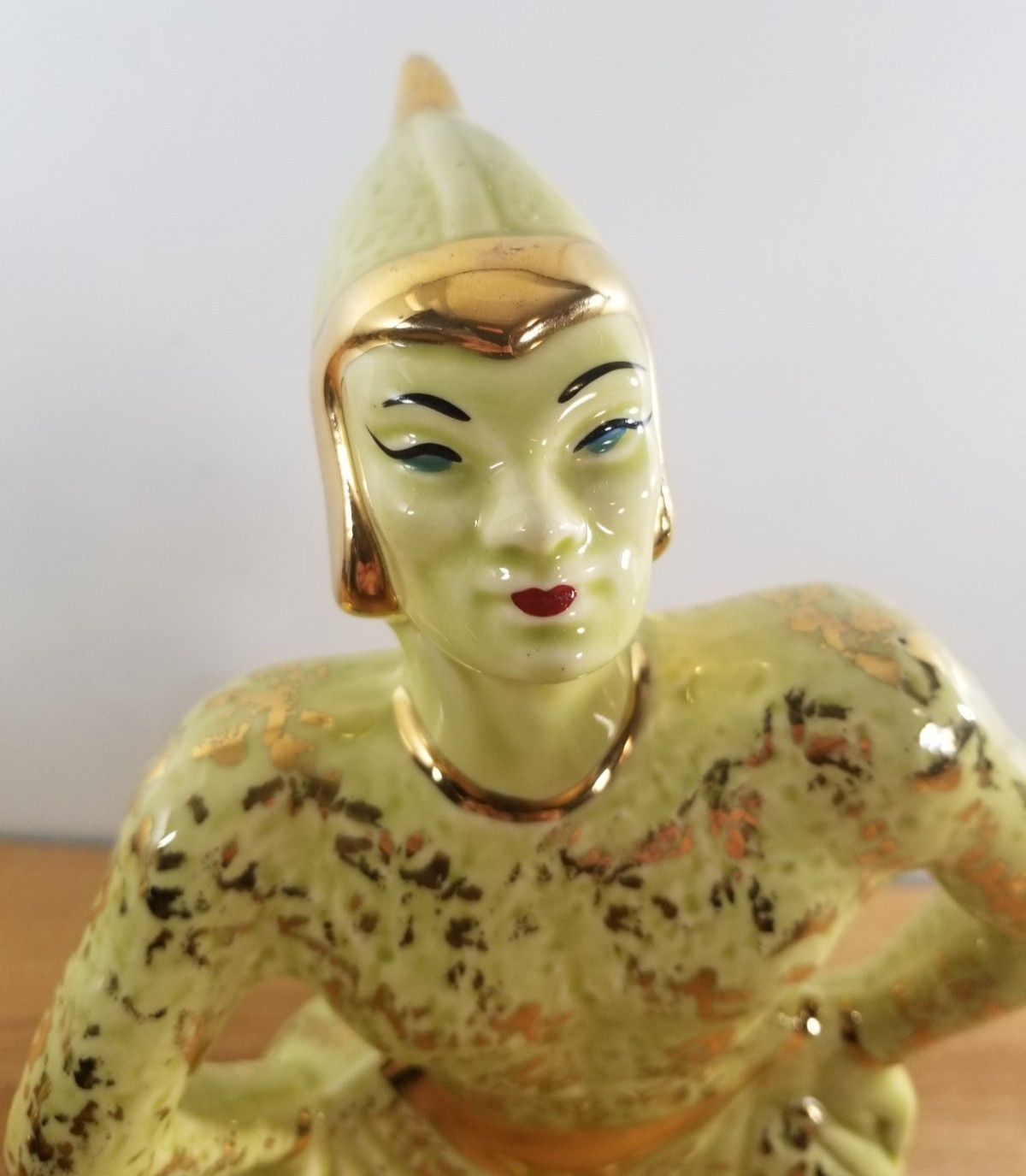 Pair Of Rare Vintage MCM Siamese Thai Temple Dancers Porcelain Figurines Gold