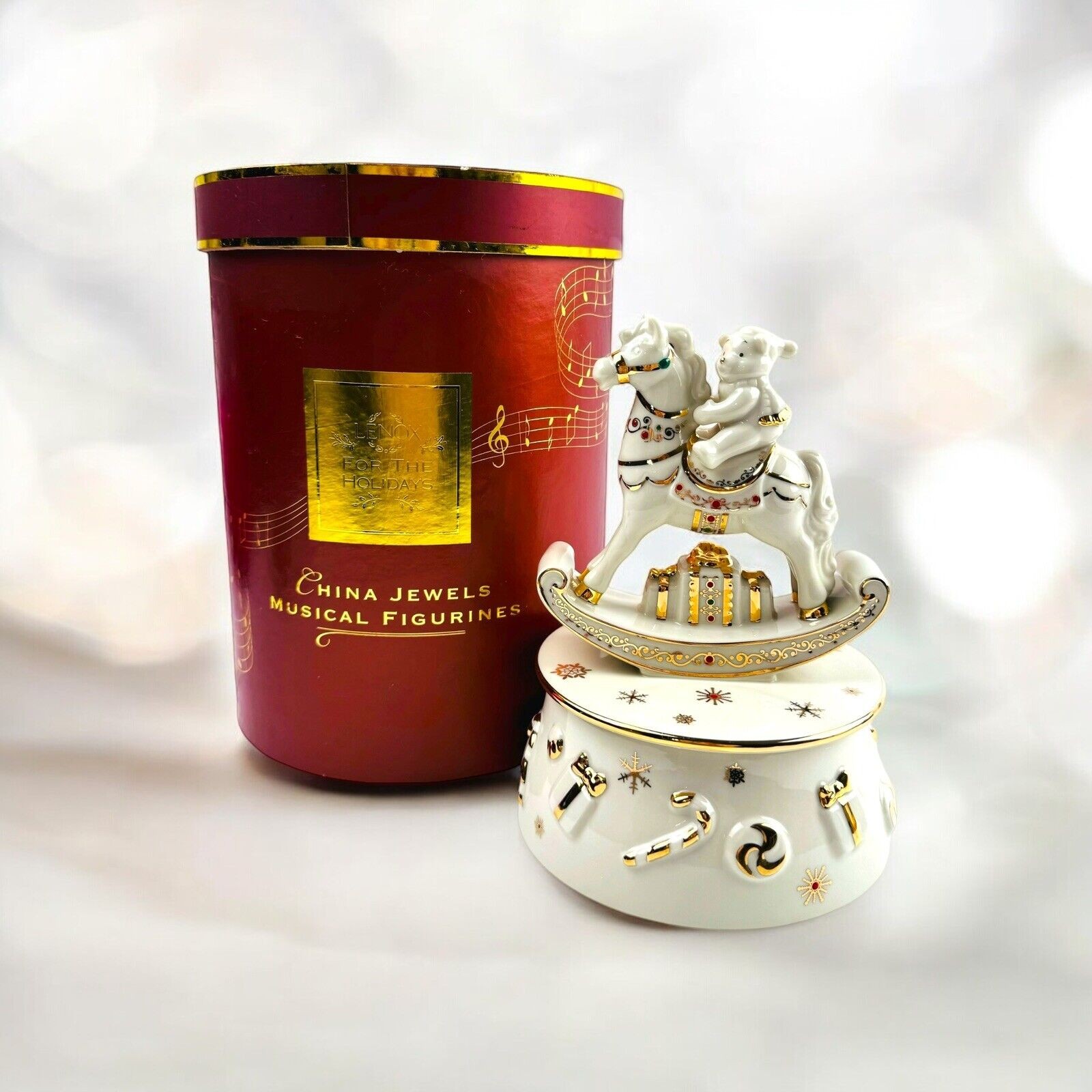 Lenox China Jewels Musical Figurines Winter Wonderland Pooh Bear In Box