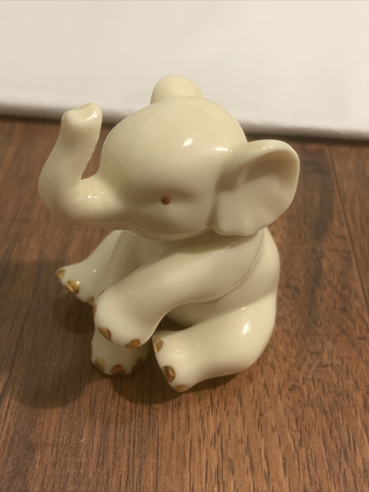 Lennox Handcrafted Thailand Small Elephant Figurine 22k Trim White 2 3/4”