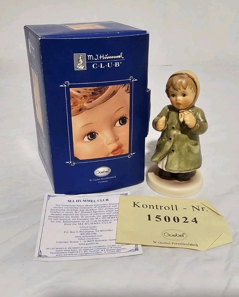 M.I. Hummel KEEPING TIME Hum 2183 3 1/2 Inches – Club Year 2006/2007 Exclusive