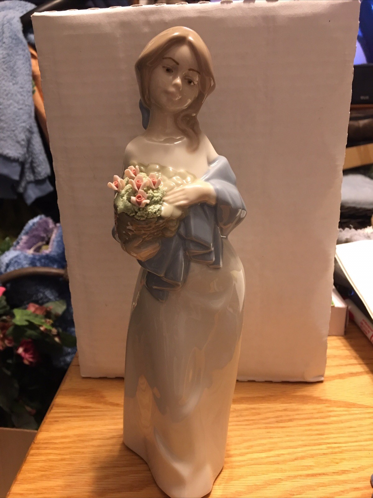 Beautiful Nadal Figurine Porcelain Girl With Bouquet Of Flowers 9 1/2” Tall