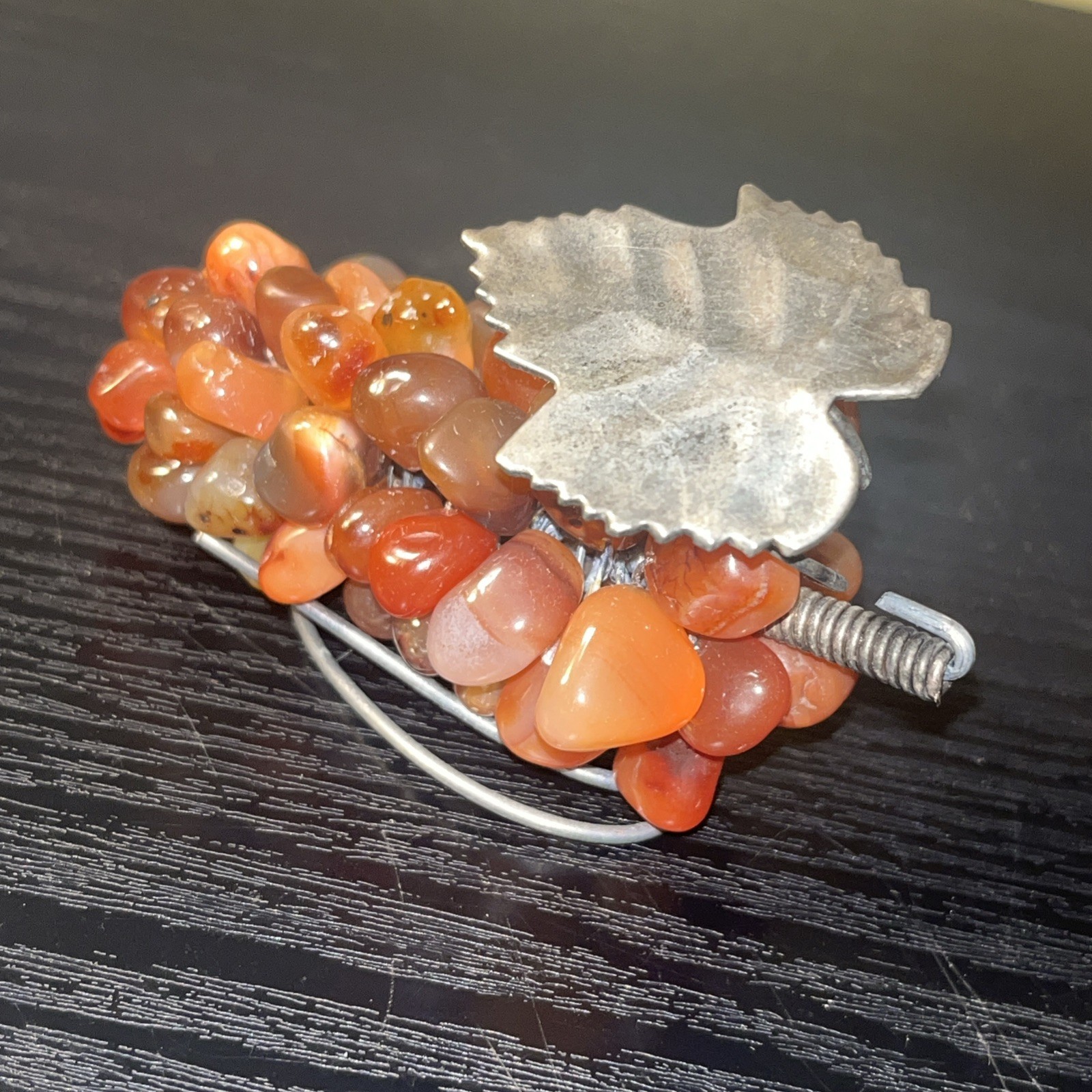 VTG Carnelian Agate Tumbled Stone Grape Cluster & Metal Leaf Fruit Figurine 3.5″