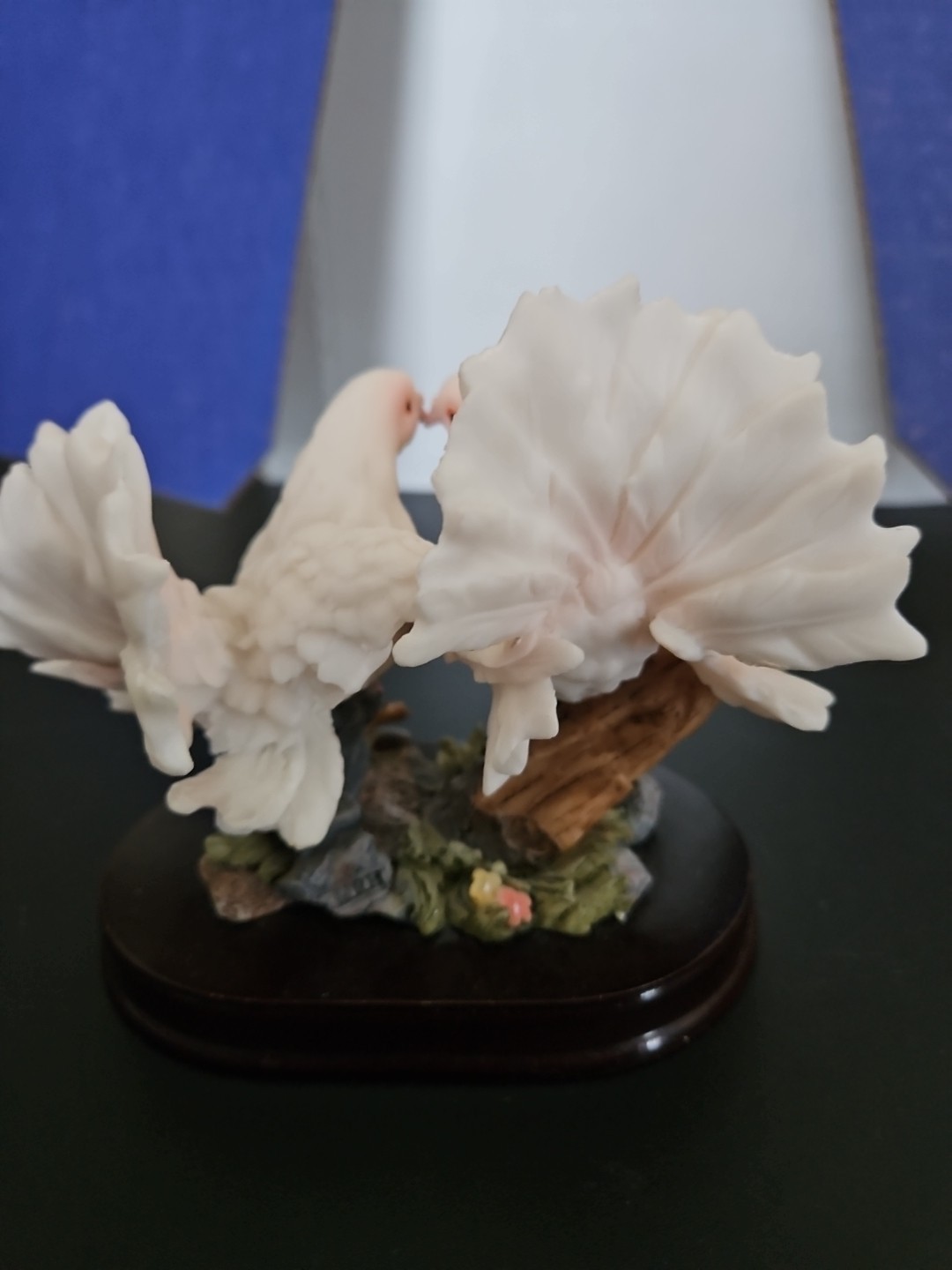 Soltano Collection Kissing Doves Figurine 5″ x5″x 3 1/4″