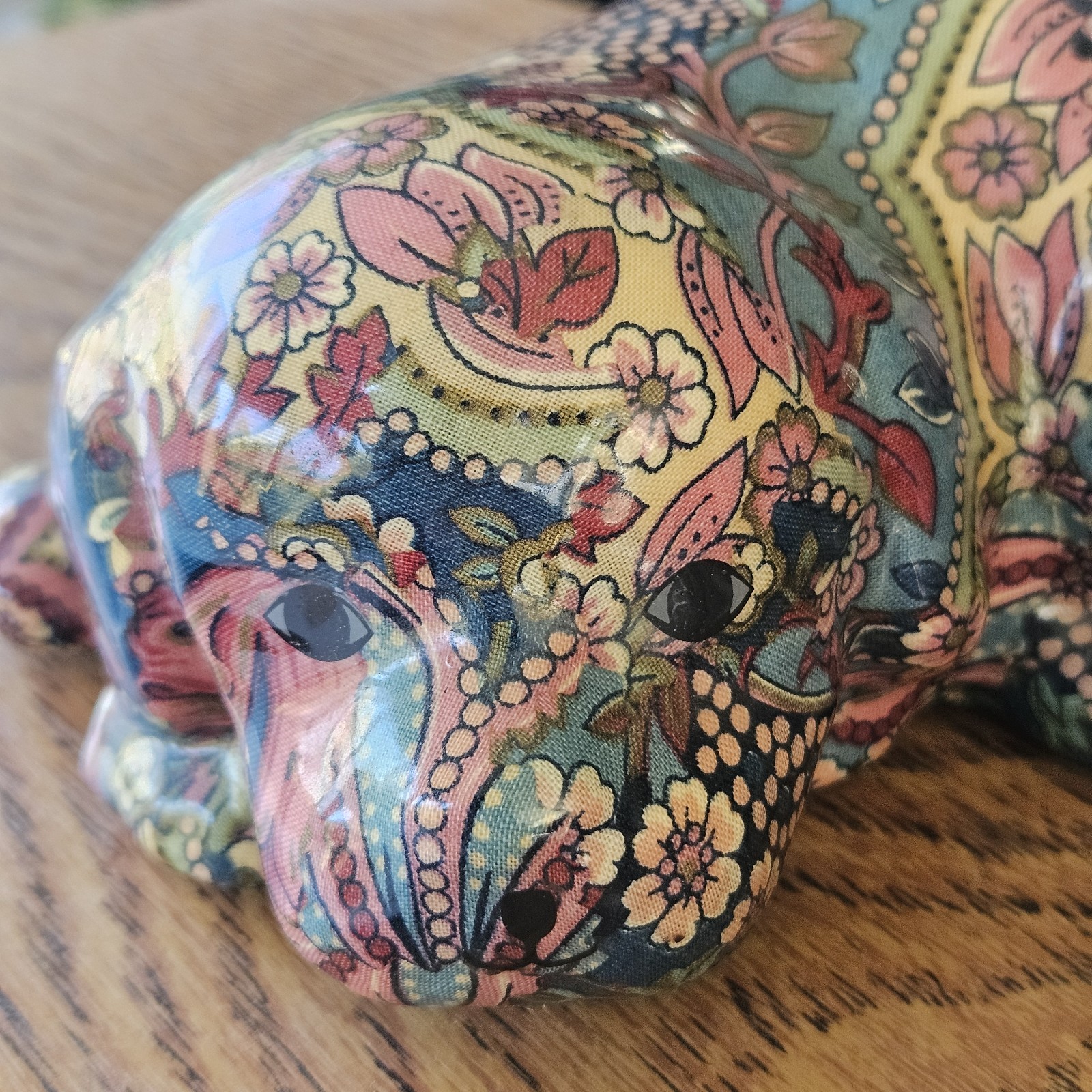VTG Glazed Decoupage Fabric Floral Patchwork Ceramic Puppy Dog Foam Bottom 8″x5″