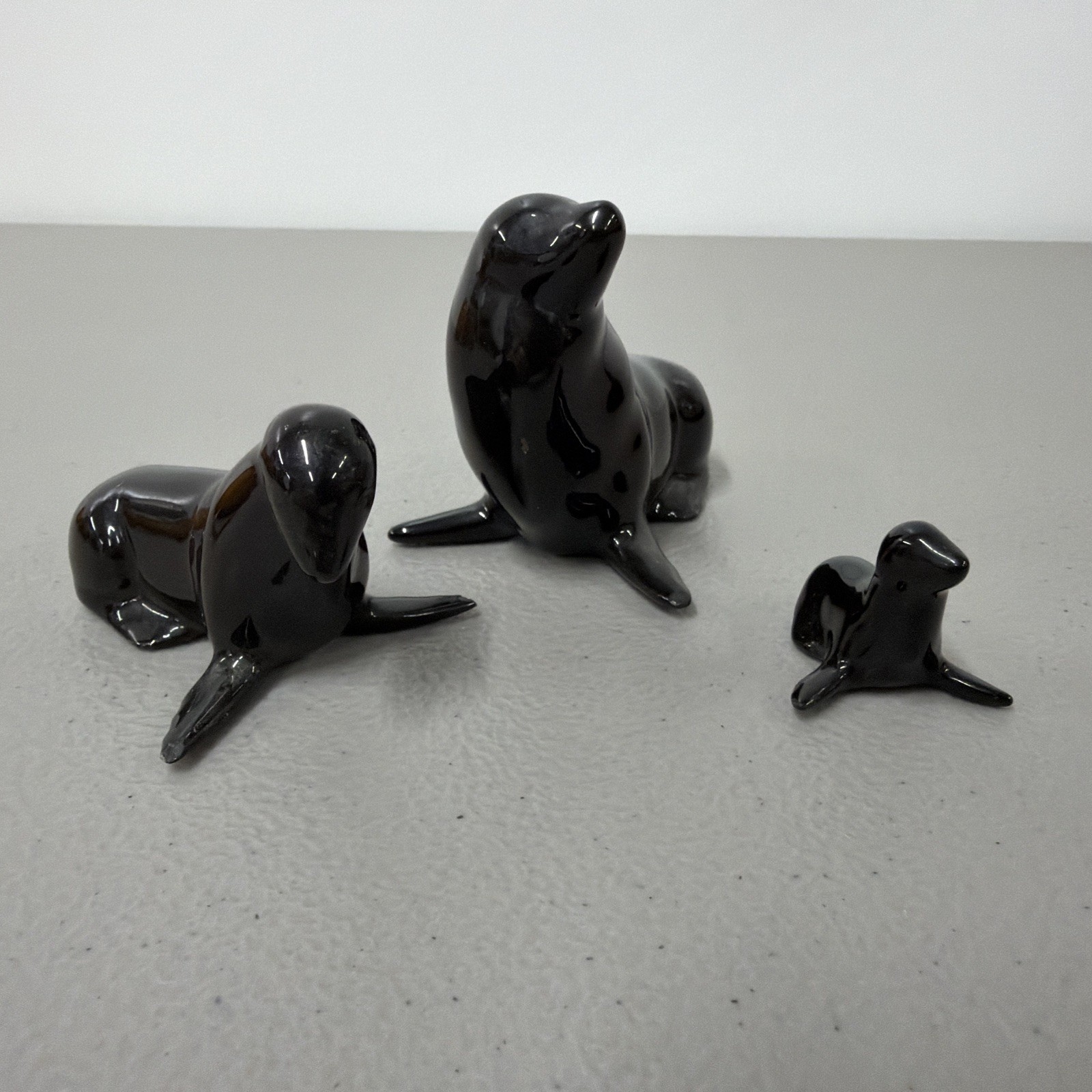 Black Shiny Glaze Seal Duo Porcelain Ceramic Set 3 Pottery Figurines