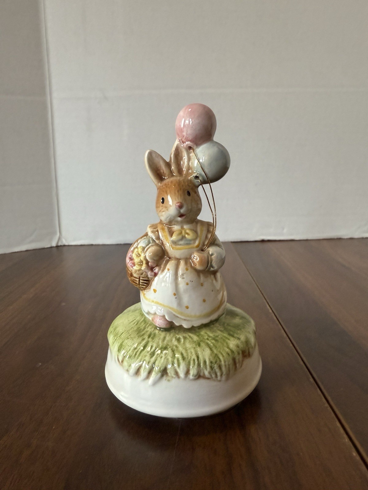Vtg Lefton Bunny With Ballons Music Figurine Orig sticker Works Signed See Pics