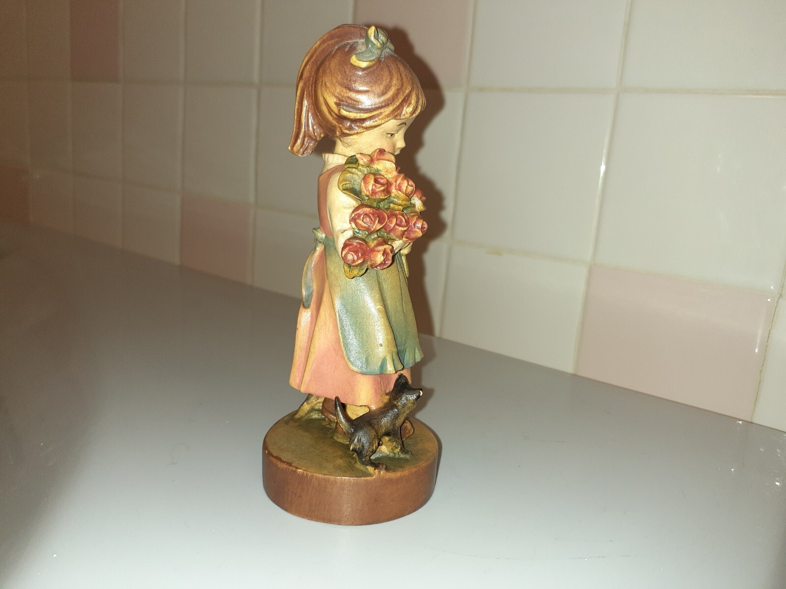RARE Anri Vintage Light Wood Girl Holding Flowers with Cat & Mouse 5.7″ tall