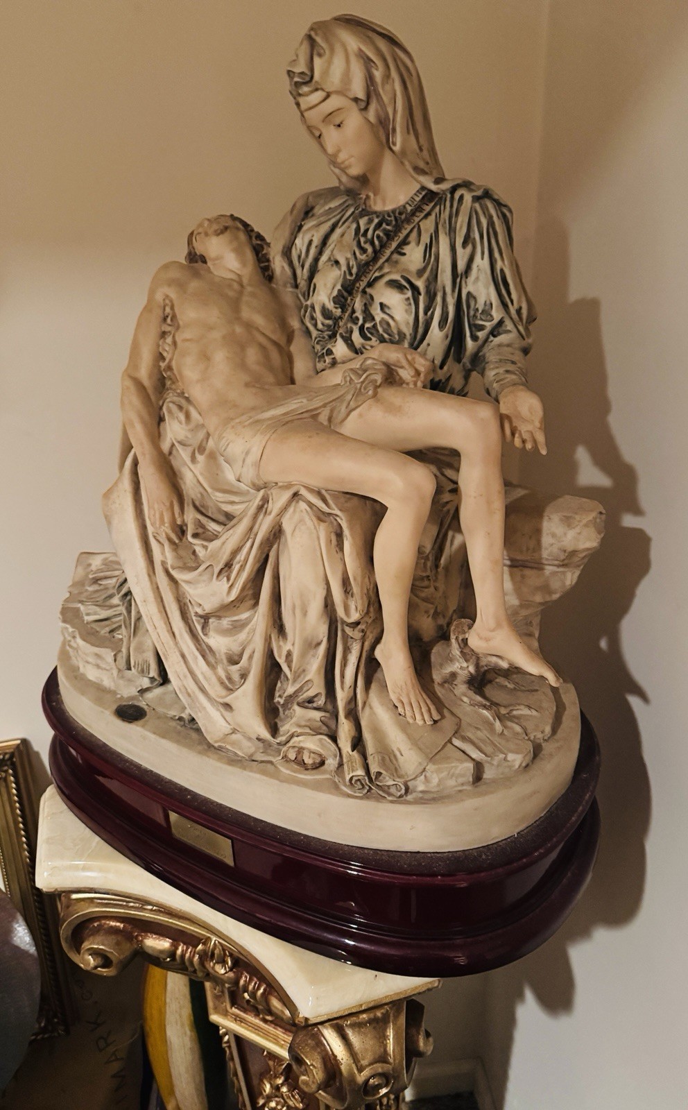 L’Arie Della Catholic Scultura by Santini Italy – Pieta By Michelangelo 1499