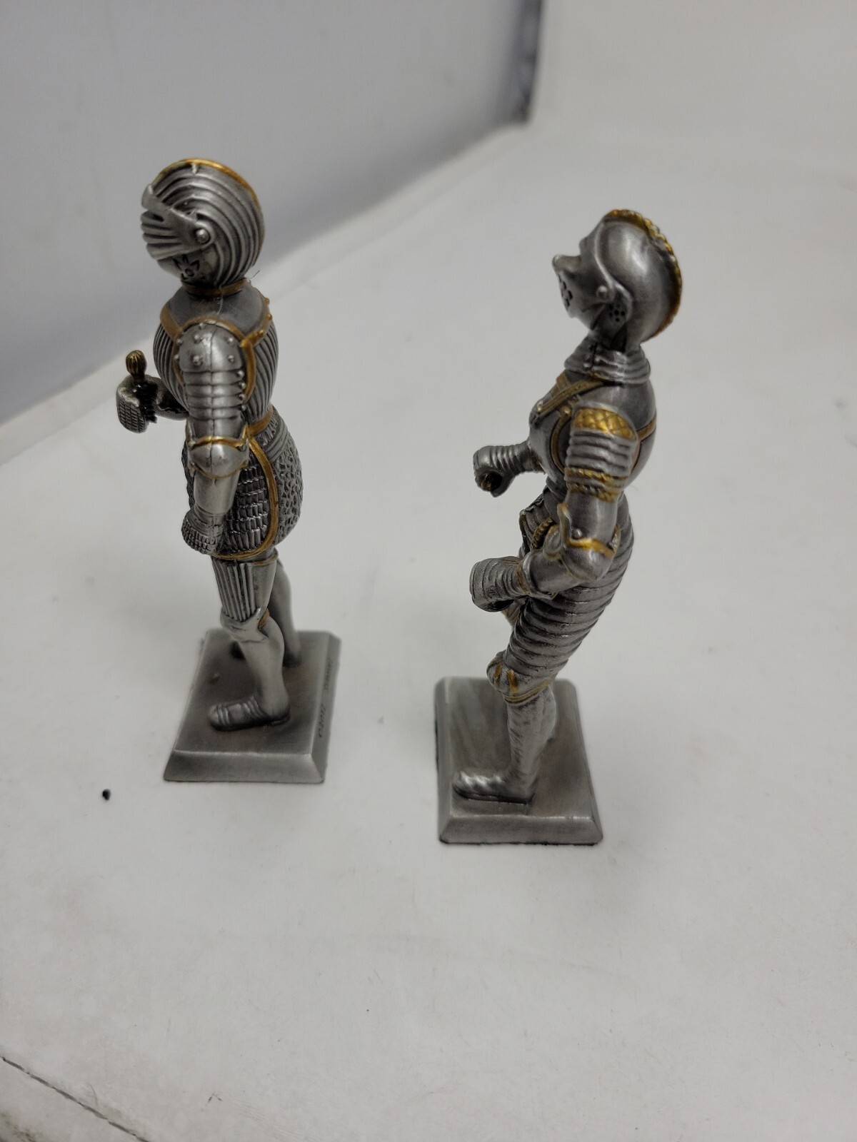 2x 2012 Veronese Knight Summit Pewter Gold Figurine 8 oz Medieval Realistic 1a