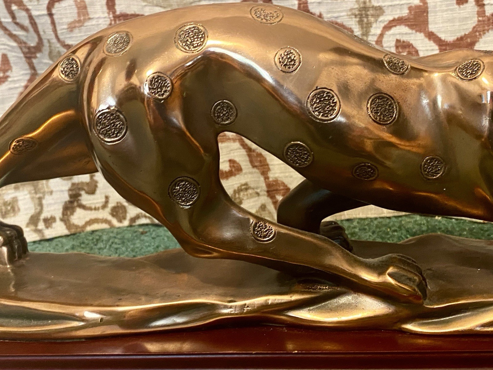 MCM Stunning Wild Leopard Design Statue Brass Cheetah Sculpture Alarming Panther