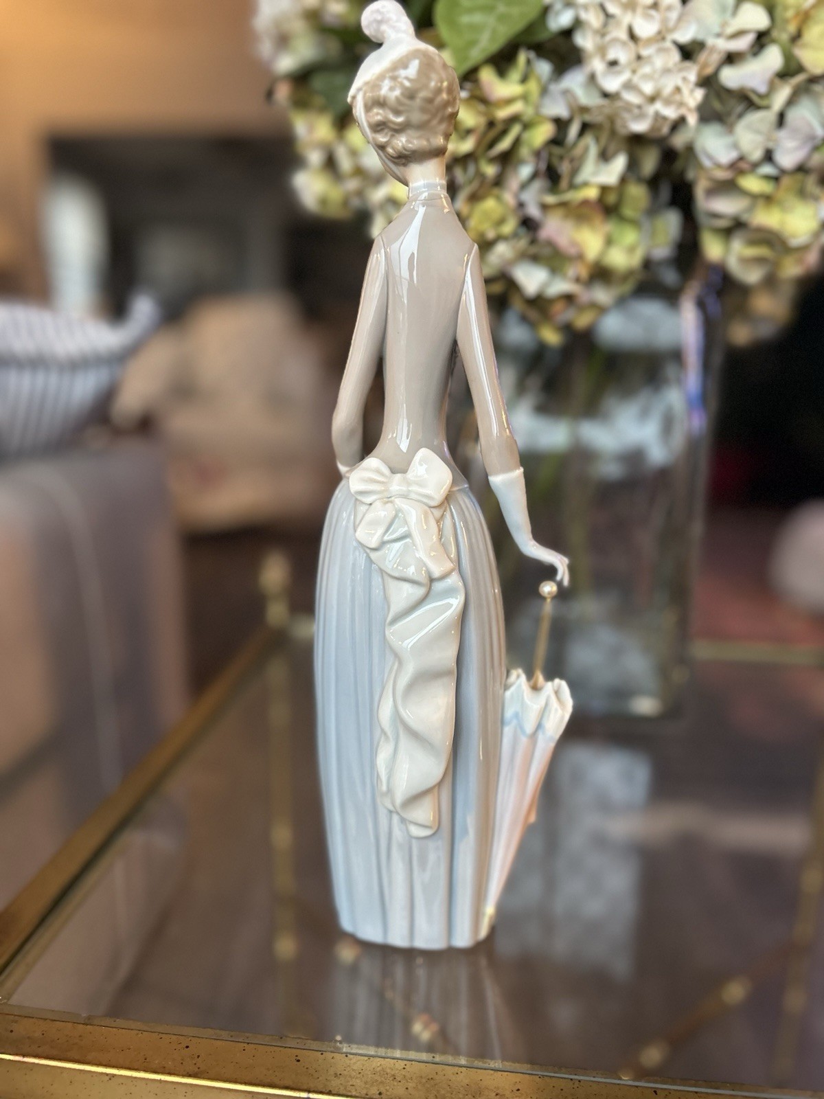 Lladro Lady with Dog and Umbrella Retired w/ Box Excellent