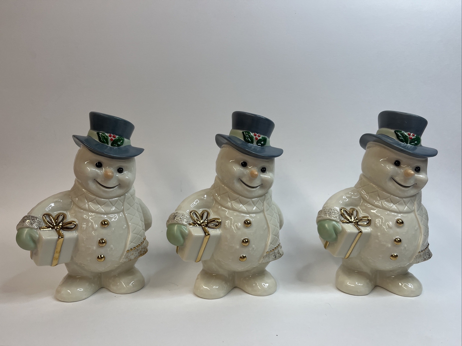 Set Of 3 Lenox Snowmen With Green Gloves Gray Hat Holding Gift NO CHIPS 6.5”