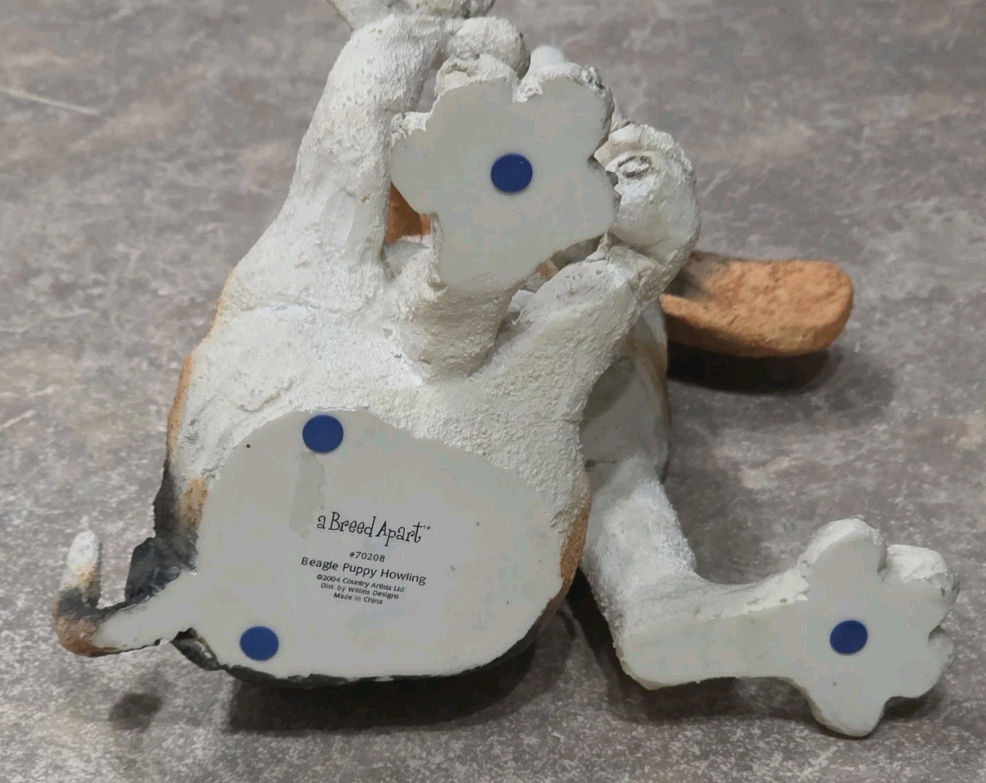 A Breed Apart #70208 Beagle Puppy Howling 2004 Country Artists Resin Figurine