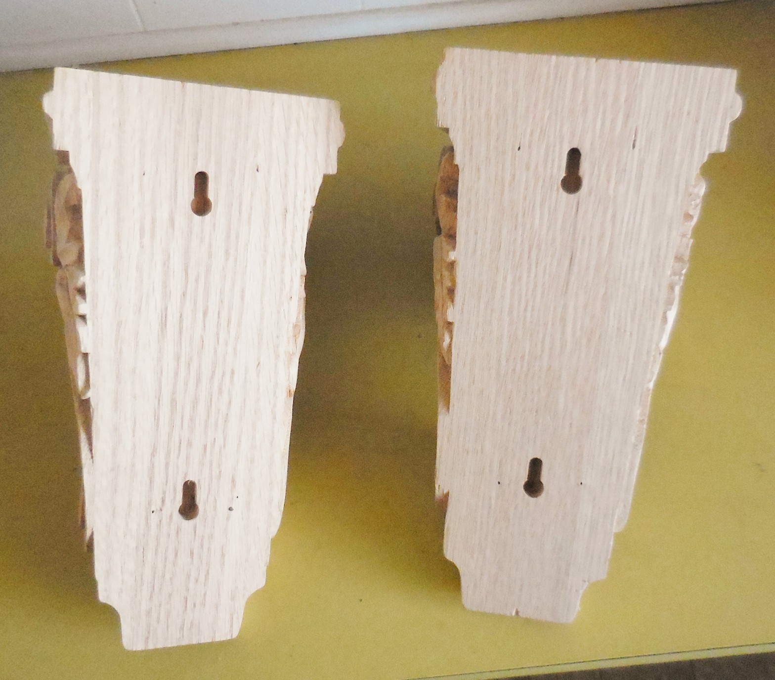 VINTAGE LARGE BEAUTIFUL OAK CORBELS GRAPES VICTORIAN DESIGN NR