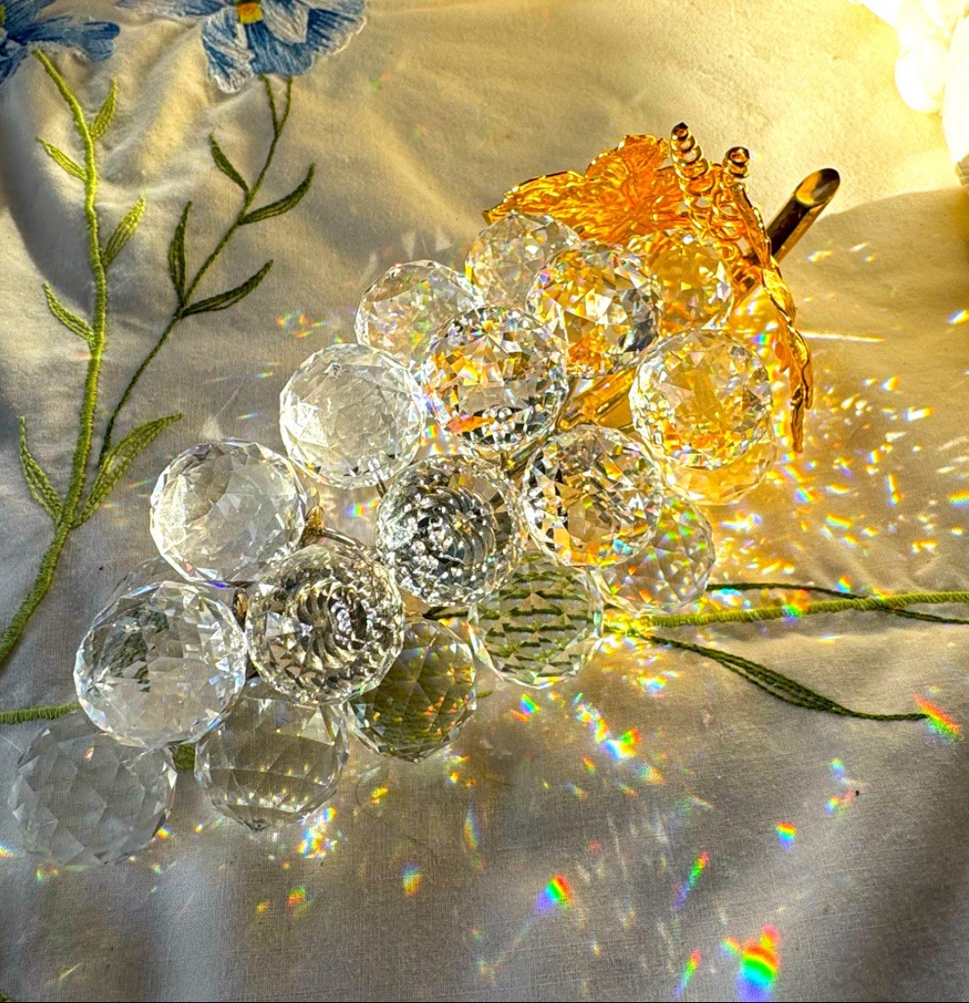 STUNNING! Swarovski Crystal Large Grapes Cluster With Gold Leaves Austria 11864