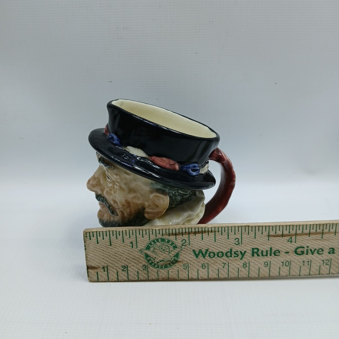 Vintage Royal Doulton Beef Eater Character Toby Jug England 3.25 in