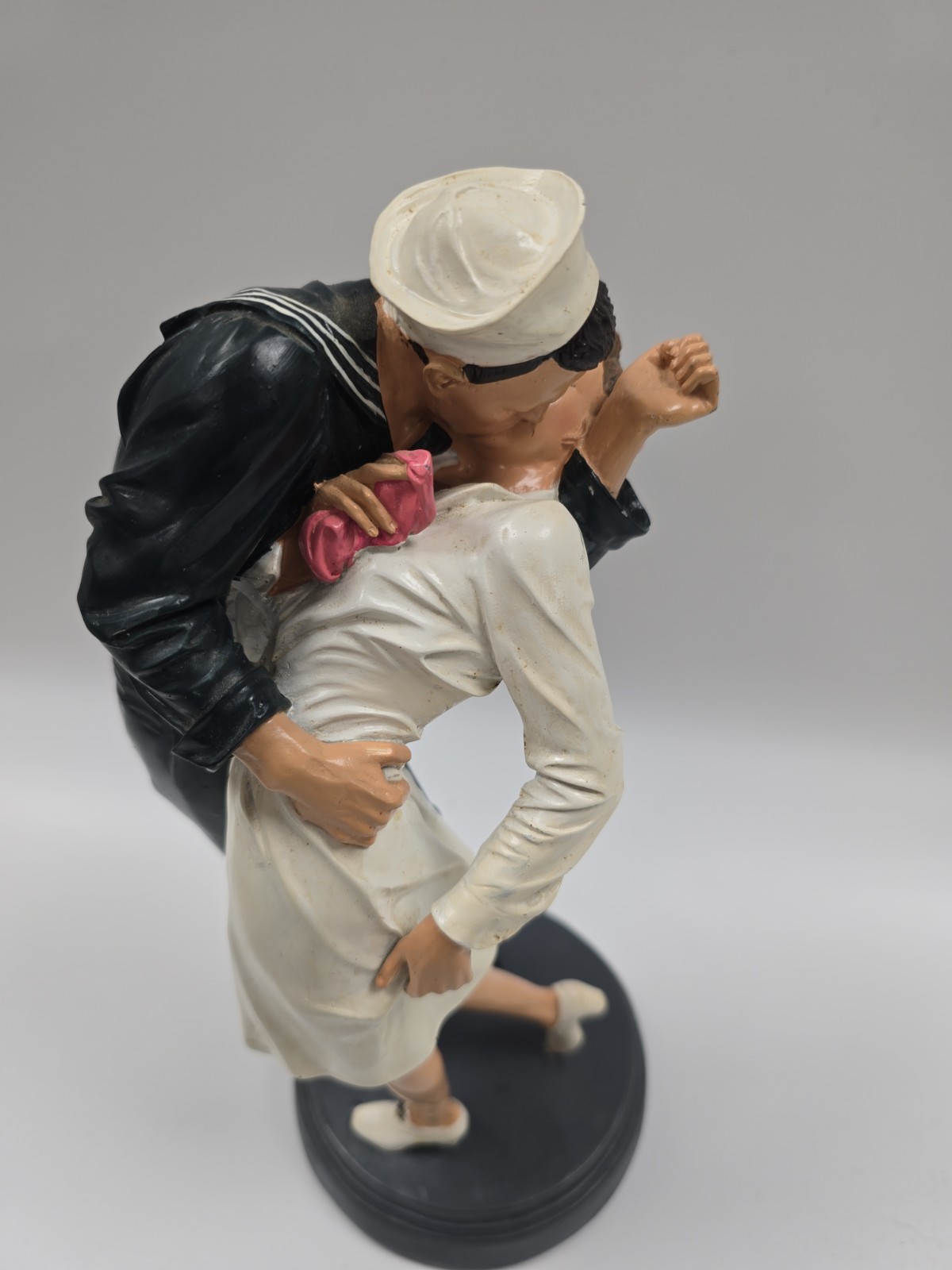 World War 2 Victory At Times Square The Kiss Navy Sailor With Nurse Statue 12″