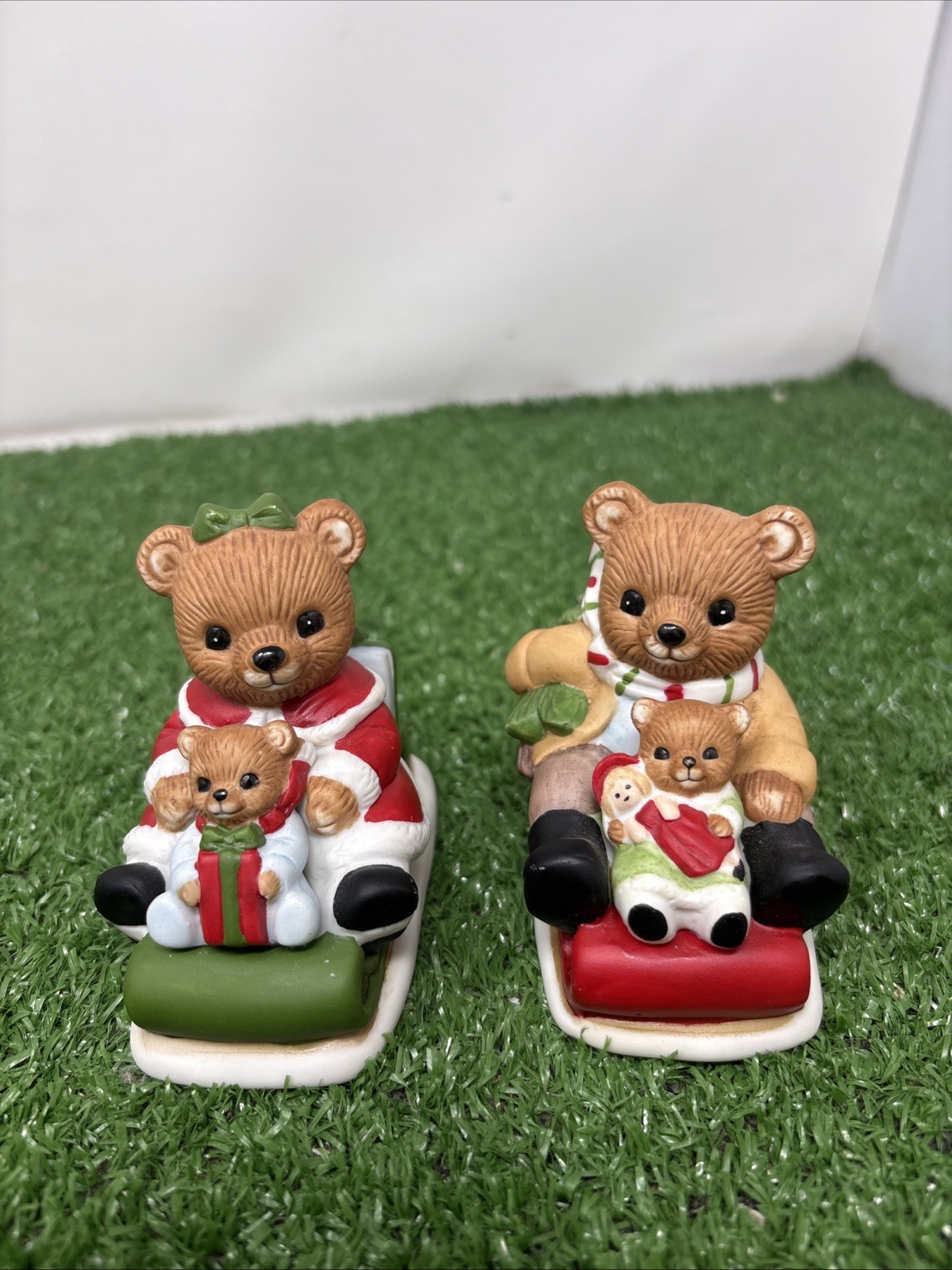 Homco Set of 2 Sledding Bears Figurines #5102 Christmas Porcelain Ceramic