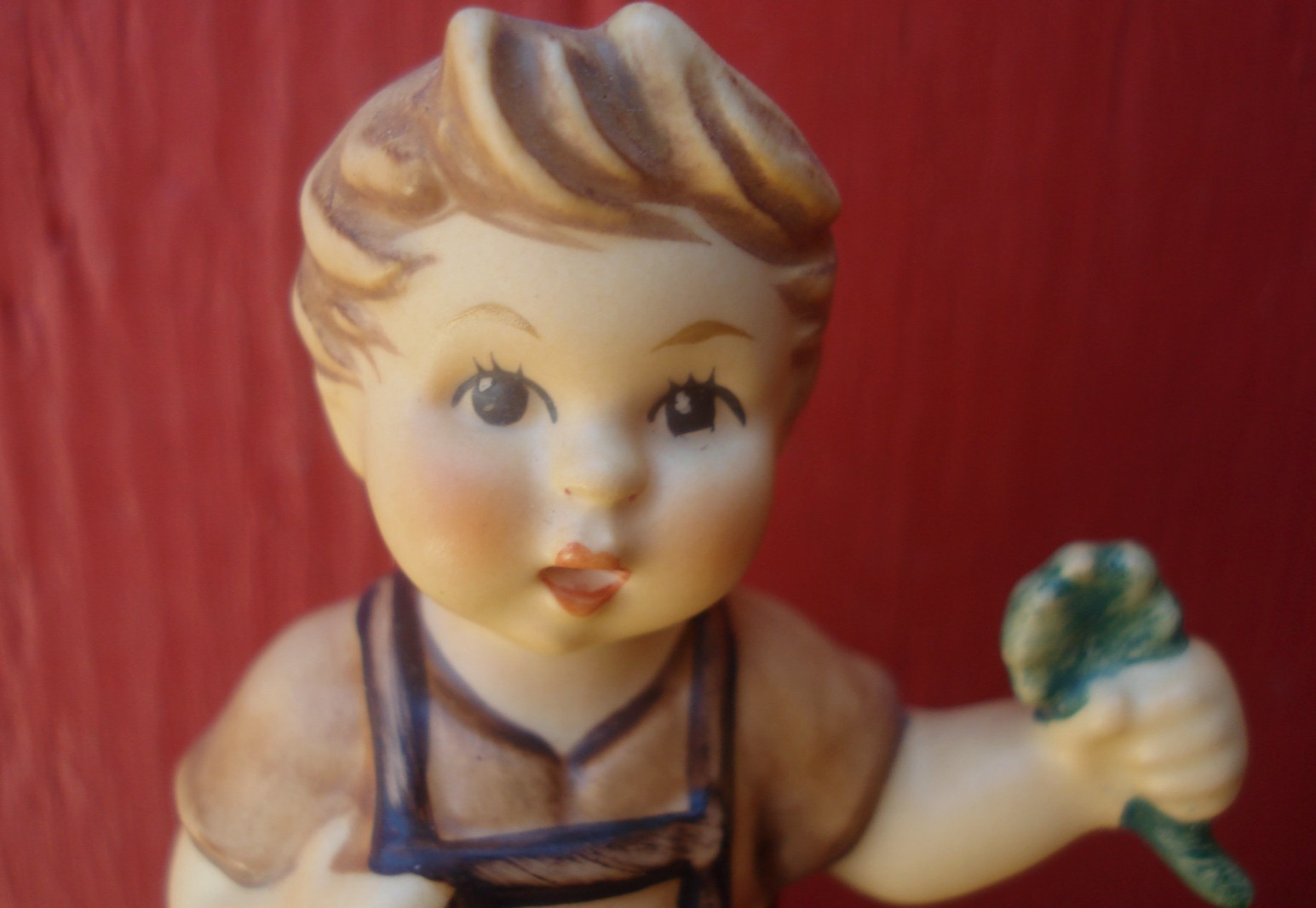 MJ HUMMEL/Goebel vintage “Boy with 4-leaf Clover” & ORIGINAL box Good condition!