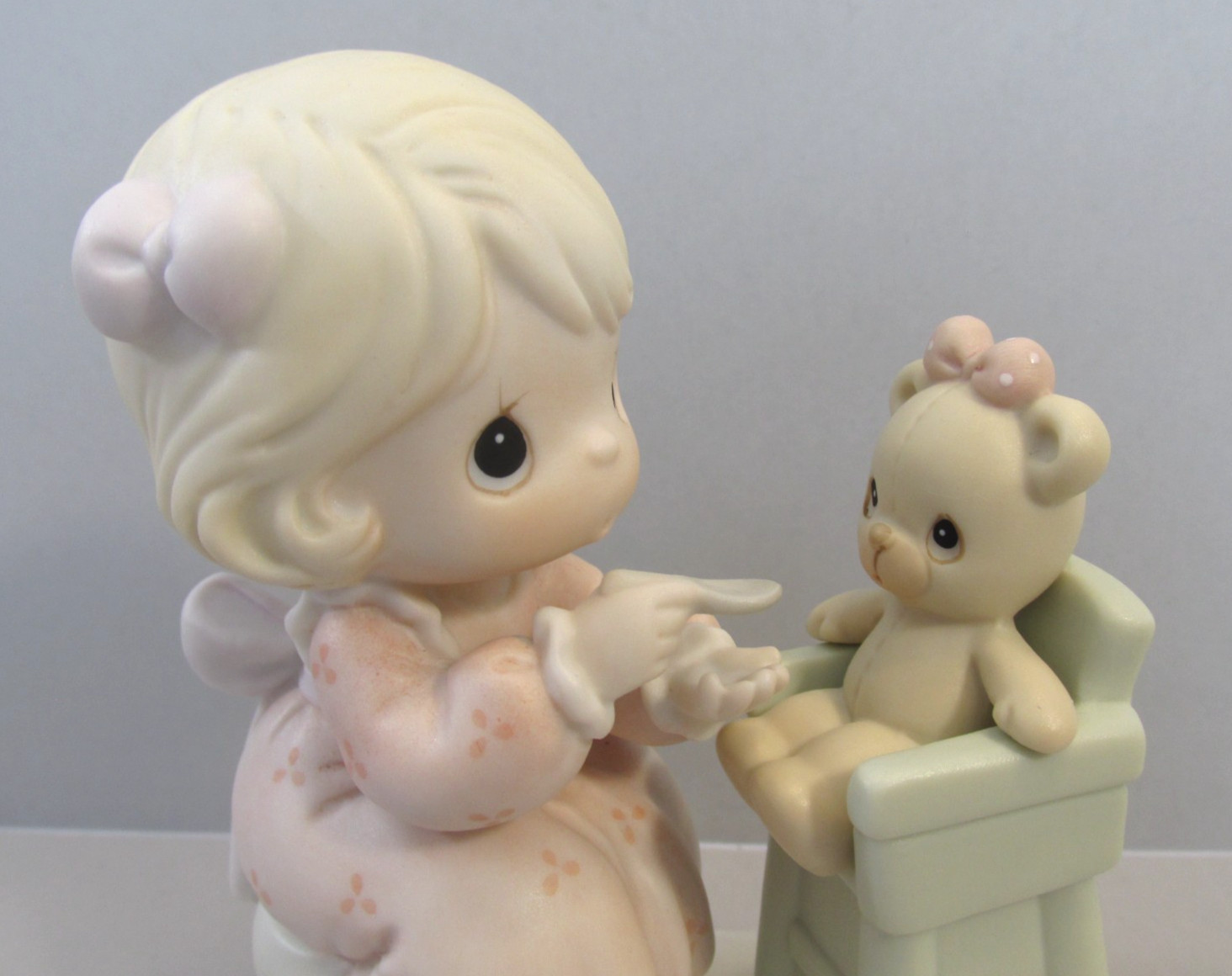 Precious Moments 1994 Members Only “Sharing” Girl Feeding Bear Figurine – PM942