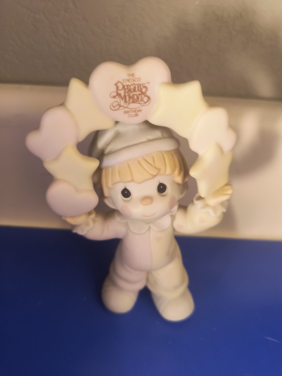 1997 Precious Moments “The Fun Starts Here” B0012 Clown W/Stars Hearts Figurine