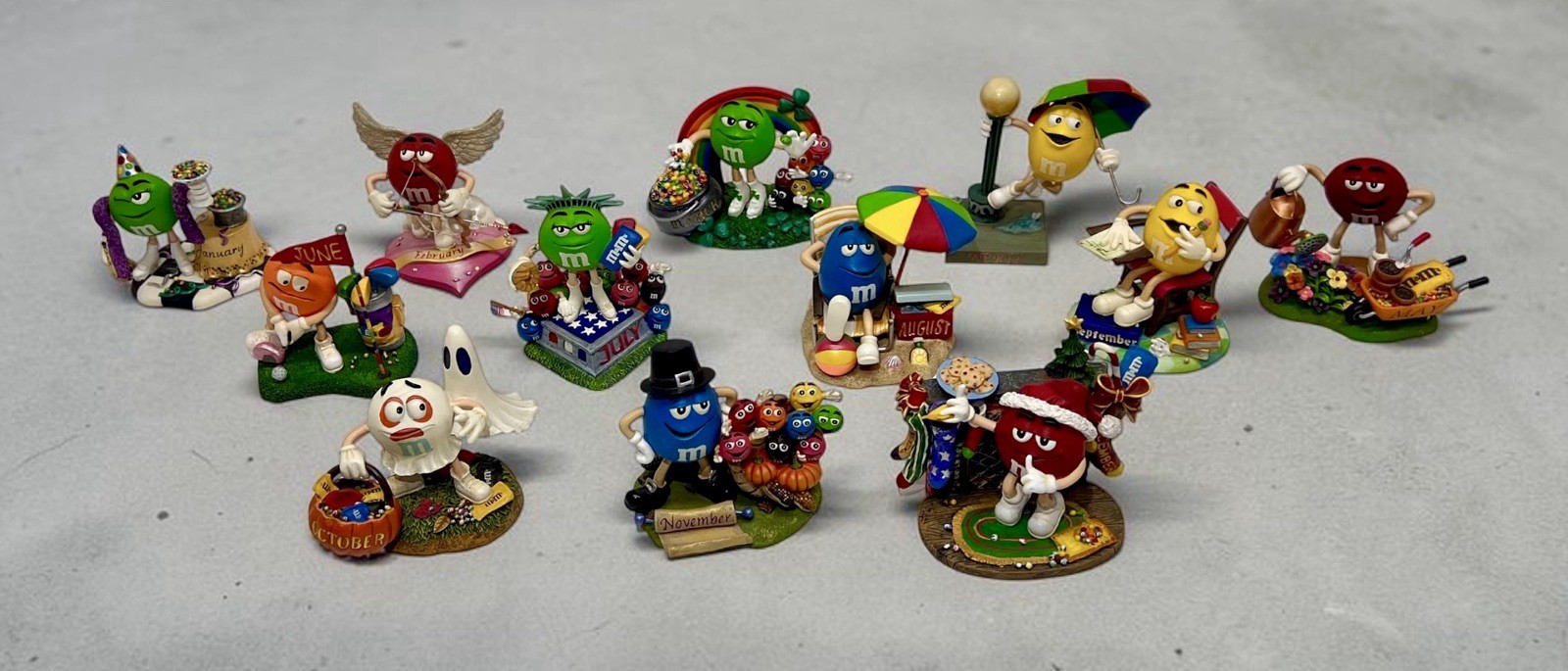Danbury Mint Collectible M&M’s Perpetual Calendar Pieces Complete Set of 12 READ