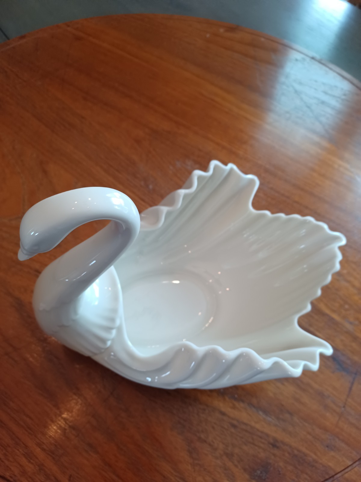 Lenox Large Ivory Porcelain Swan Decor Bowl Centerpiece Gold Stamp Vintage