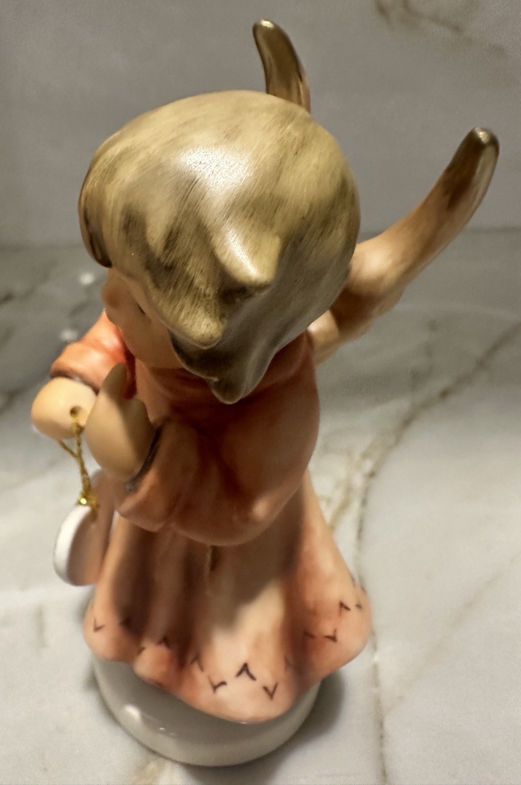 HUMMEL ANGEL OF LOVE 2018 Annual Angel Figurine W/ HEART Pristine W/Box Germany