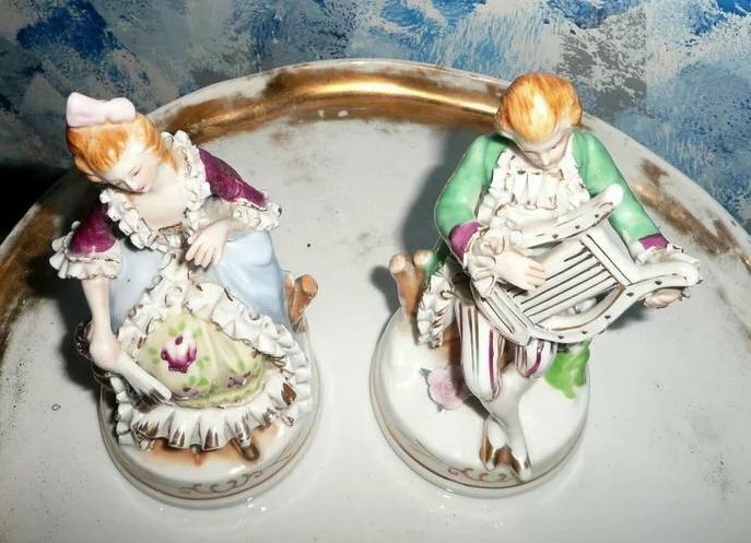 Vintage Louis XV Pair of Young Lovers figurines