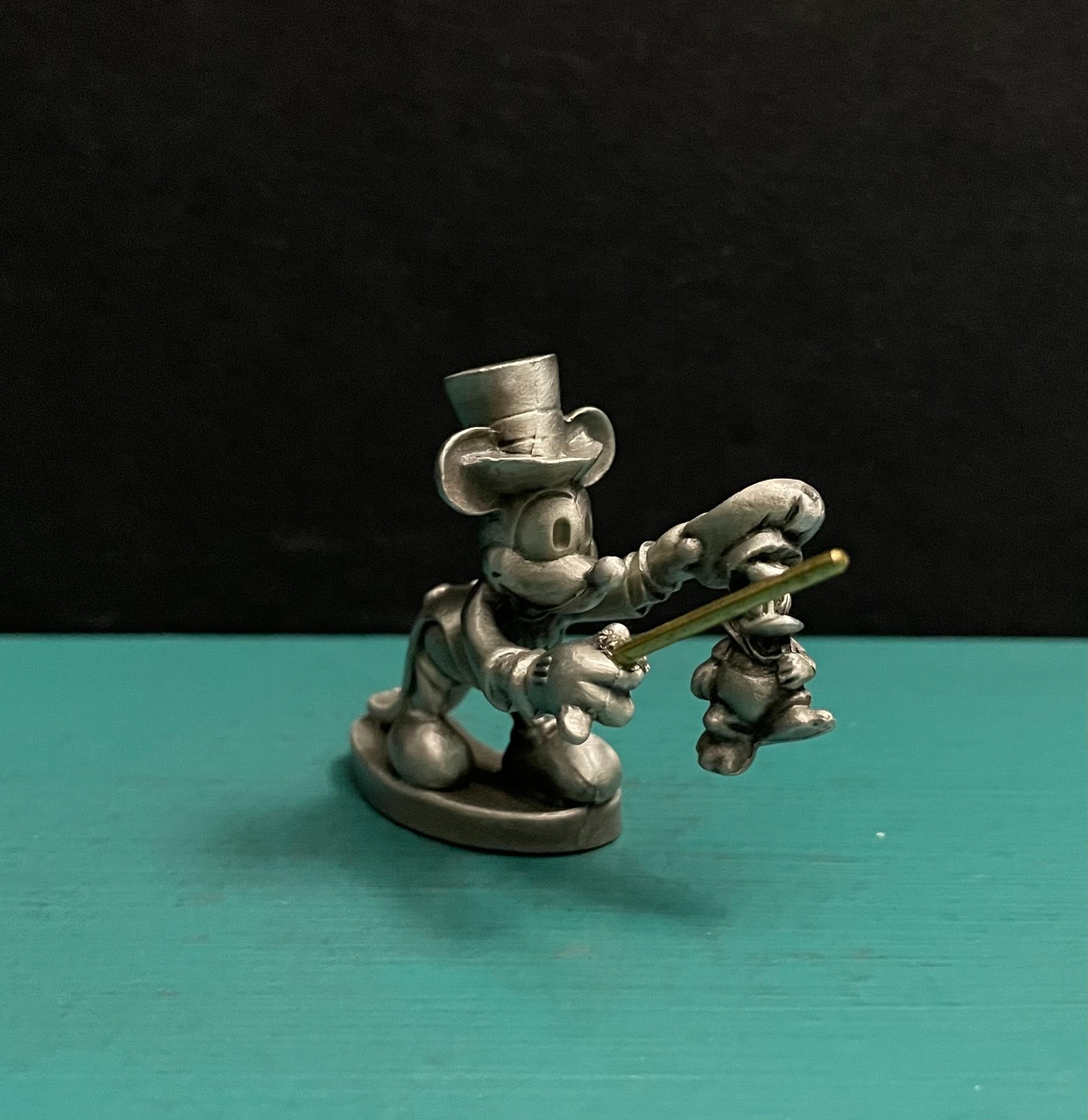 Hudson Pewter Disney 37′ Cartoon Mickey Mouse Magician Donald Duck Mini Figurine