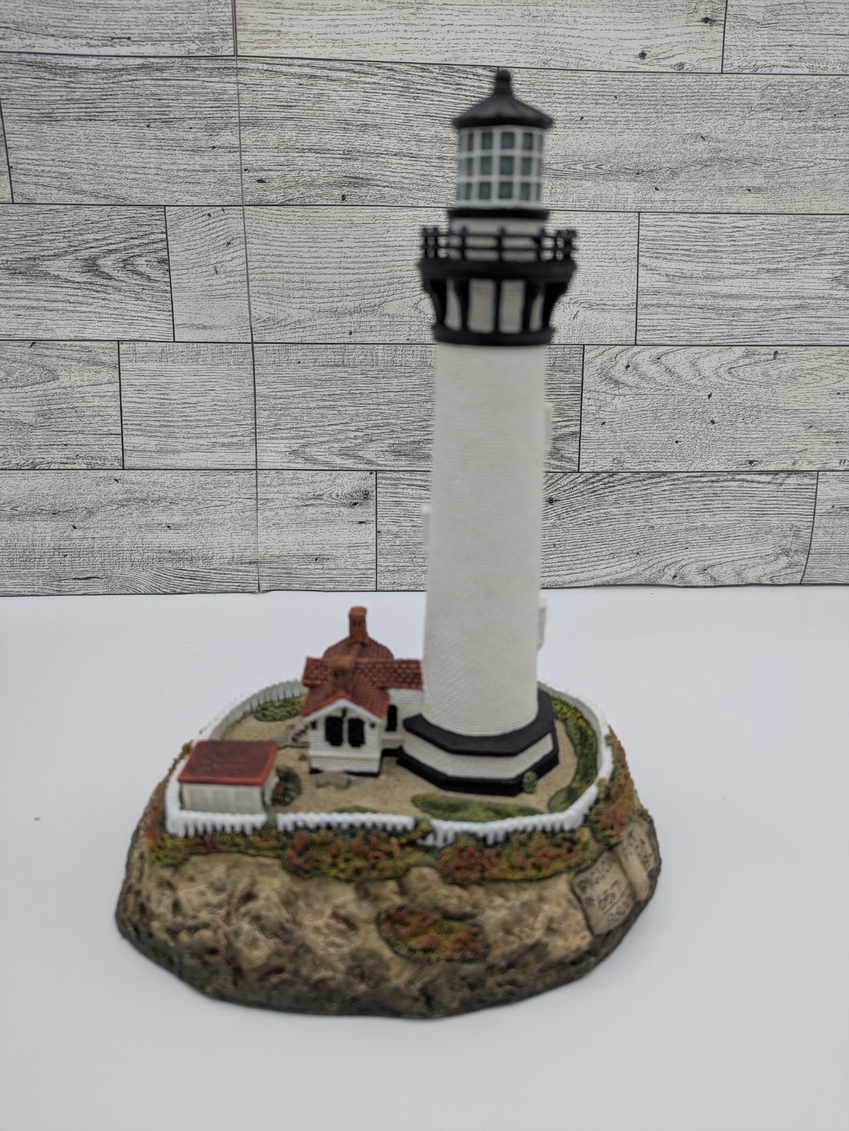 Harbour Lights Pigeon Point Lighthouse, Signed, HL #199 with Box and COA