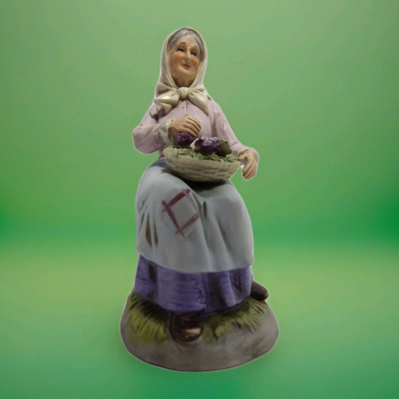 Homco Home Interiors Old Peasant Farm Woman Figurine Seated Holding Grapes 1433