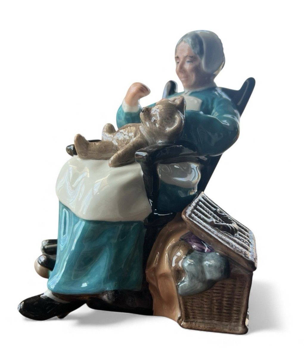 1957 Royal Doulton Nanny 6.25″ Bear Doll Britain England Britain Figurine