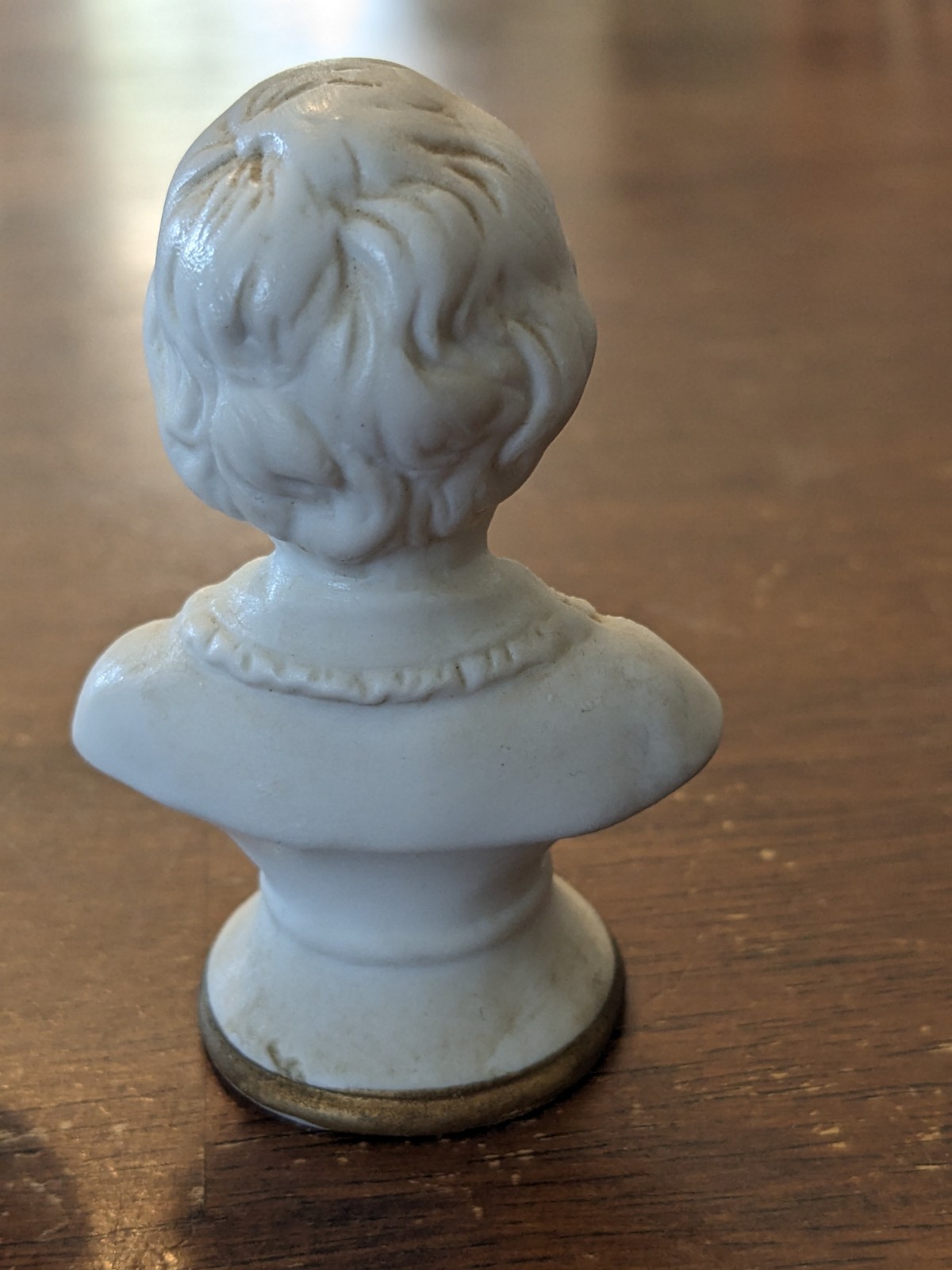 Lot of 2 Enesco Japan Victorian porcelain figurines 1 in x 2 3/4 in