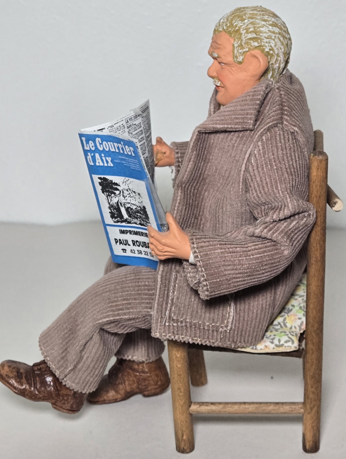 Santon de Provence Seated Man Reading Newspaper Figurine 8” Chair Removable